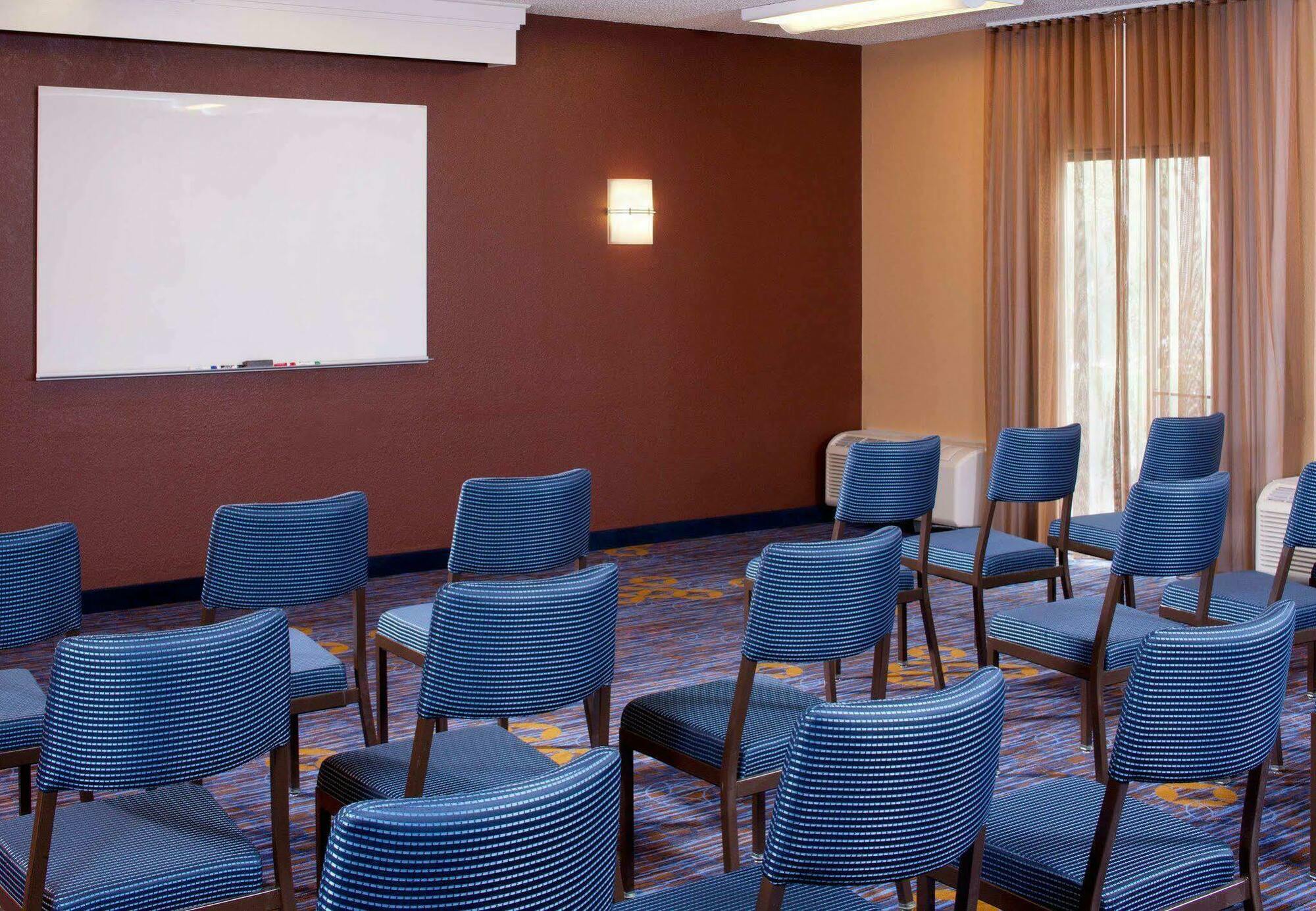 Courtyard By Marriott Jacksonville At The Mayo Clinic Campus/Beaches Экстерьер фото